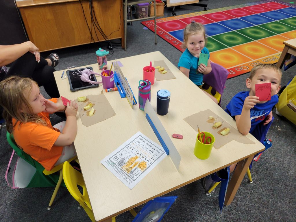 Mrs. Riffel's class had so much fun exploring apples.  A science experiment, making apple pie, taste testing the different kinds to determine which one they liked the best along with exploring apples using our 5 senses were just a few of the fun things we did with apples!