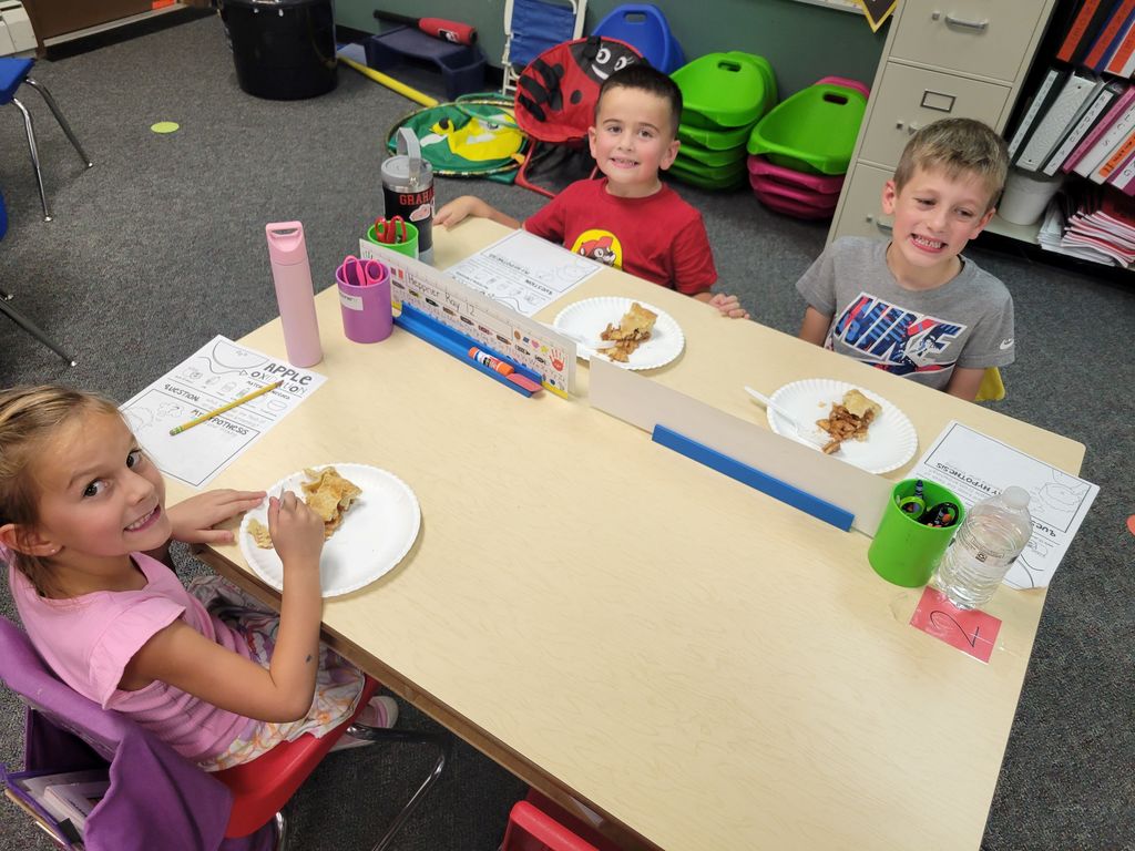 Mrs. Riffel's class had so much fun exploring apples.  A science experiment, making apple pie, taste testing the different kinds to determine which one they liked the best along with exploring apples using our 5 senses were just a few of the fun things we did with apples!