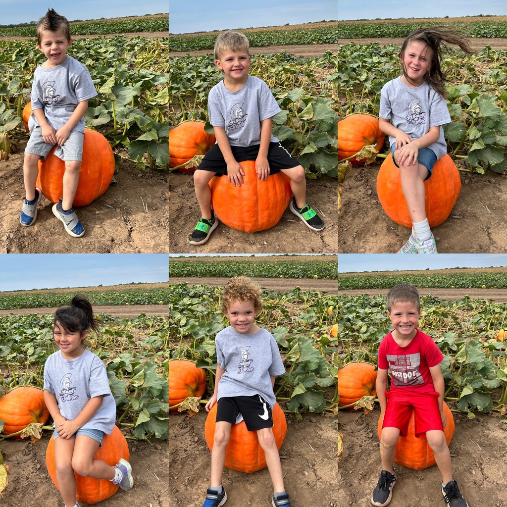 Mrs. Lilley’s kindergarten went to Sunny Side Pumpkin Patch. We had a great time learning about pumpkins and playing. 